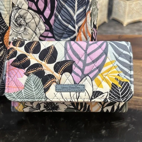 Vera Bradley, Palm Floral, Vibrant Quilted Floral Accessory Set - Picture 14 of 16